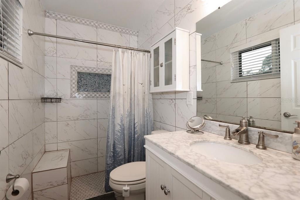 На продажу: $287,777 (3 спален, 2 ванн, 1428 Квадратных фут)