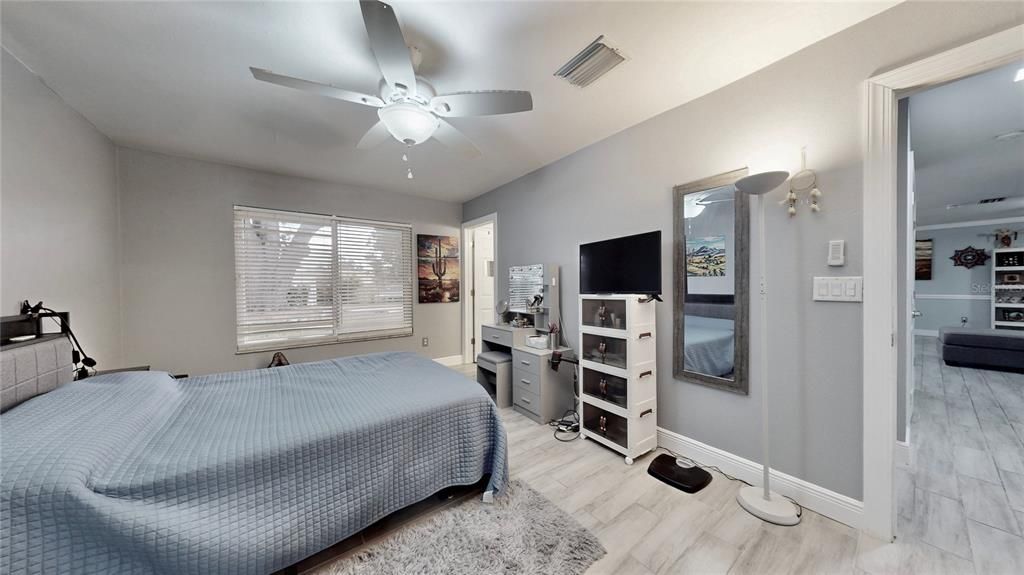 На продажу: $287,777 (3 спален, 2 ванн, 1428 Квадратных фут)