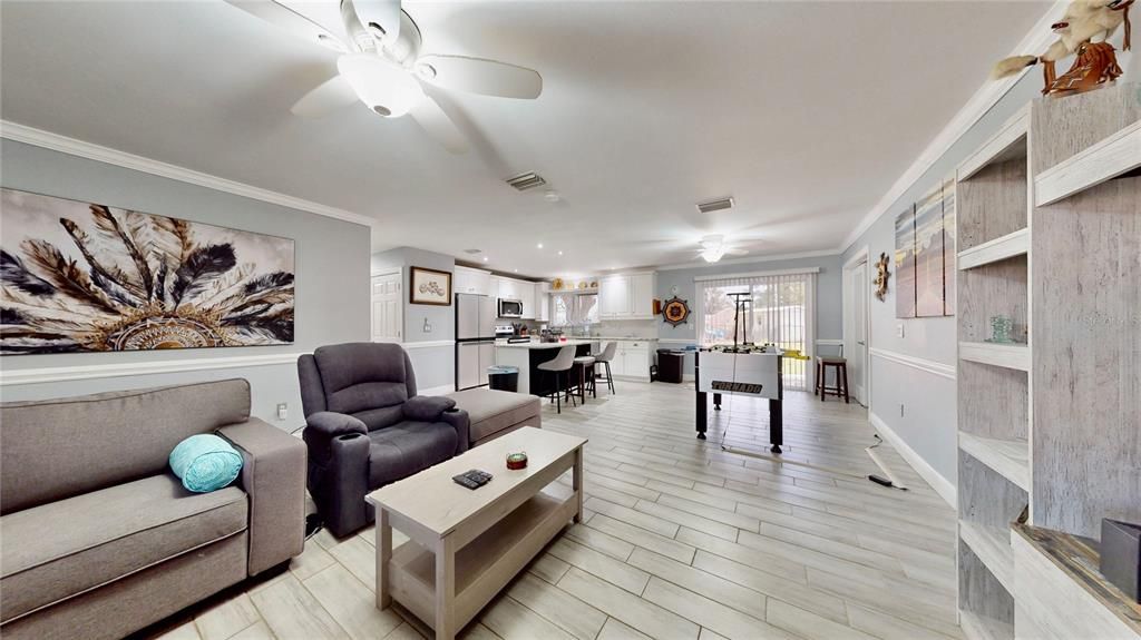 На продажу: $287,777 (3 спален, 2 ванн, 1428 Квадратных фут)