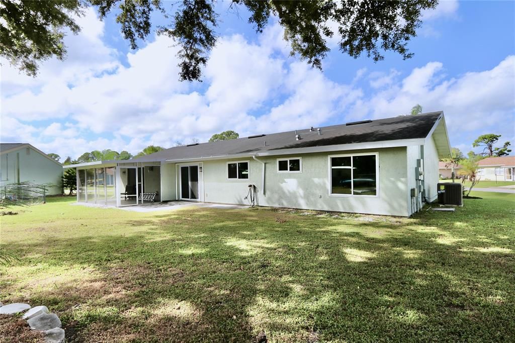 На продажу: $287,777 (3 спален, 2 ванн, 1428 Квадратных фут)