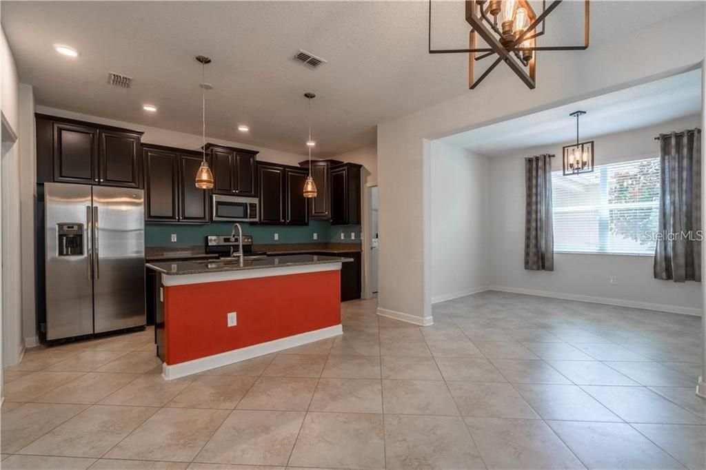 出租: $2,500 (3 贝兹, 2 浴室, 2008 平方英尺)