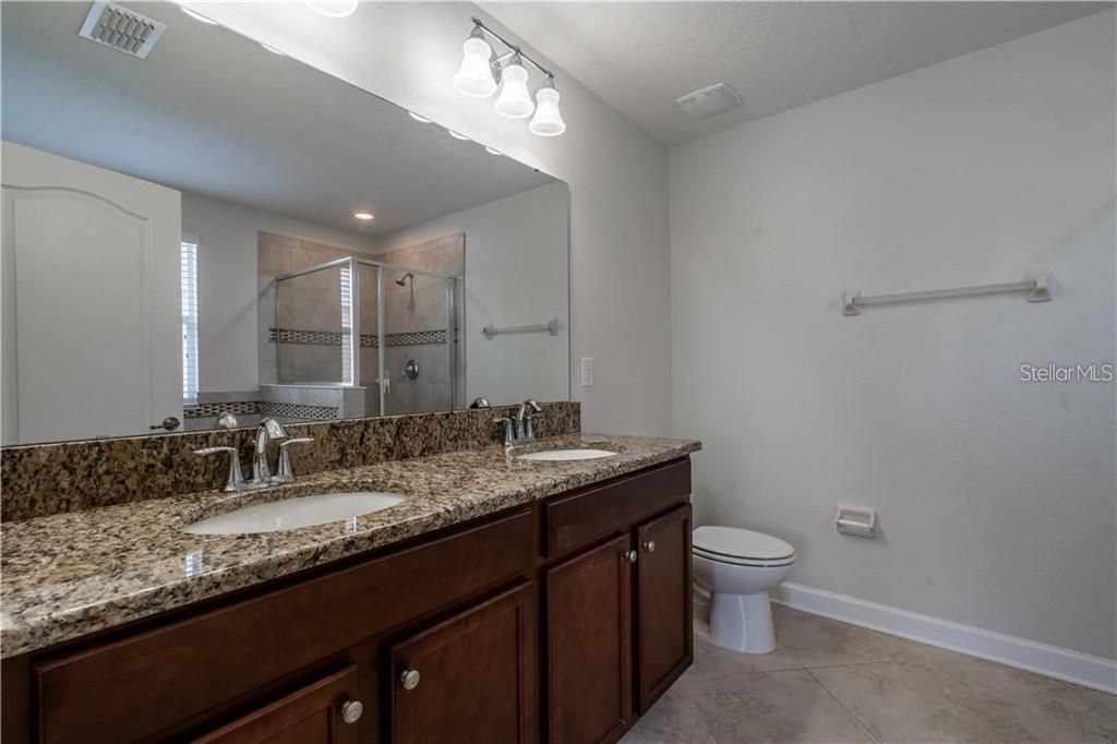 出租: $2,500 (3 贝兹, 2 浴室, 2008 平方英尺)