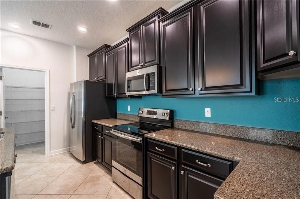 出租: $2,500 (3 贝兹, 2 浴室, 2008 平方英尺)