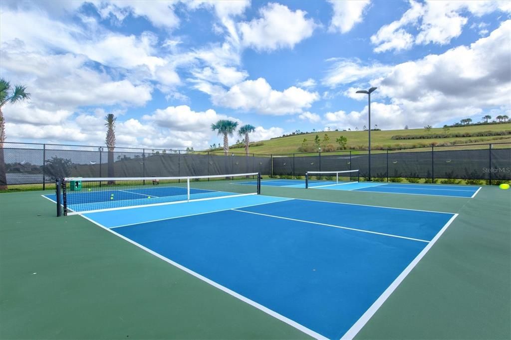 Active With Contract: $645,000 (4 beds, 3 baths, 3057 Square Feet)