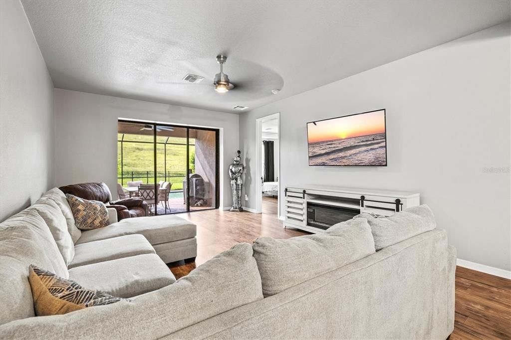 Active With Contract: $645,000 (4 beds, 3 baths, 3057 Square Feet)