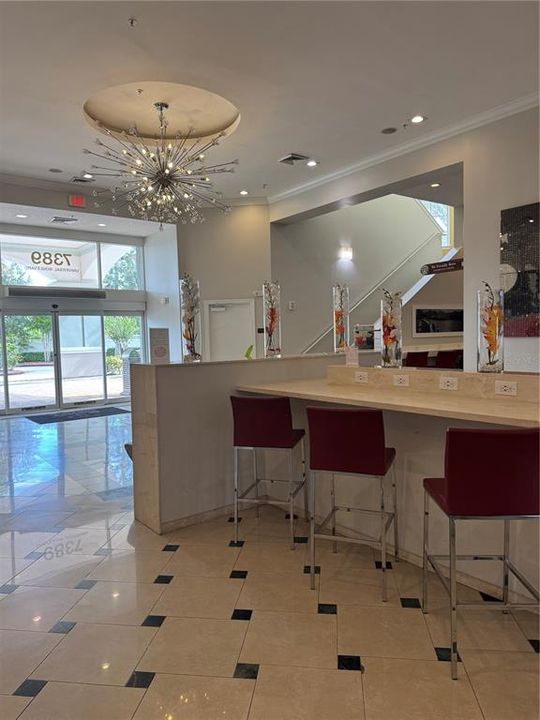 For Sale: $160,000 (1 beds, 1 baths, 671 Square Feet)