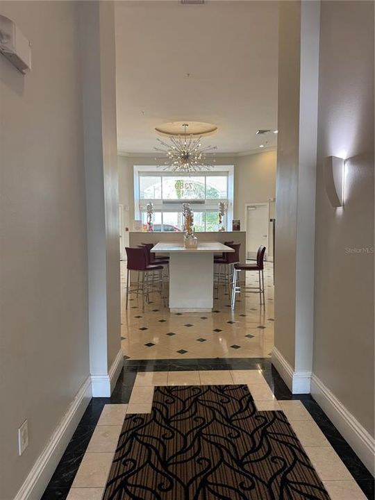 For Sale: $160,000 (1 beds, 1 baths, 671 Square Feet)