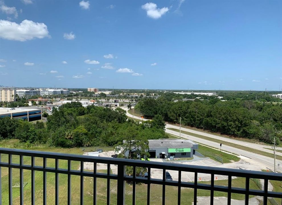 For Sale: $160,000 (1 beds, 1 baths, 671 Square Feet)