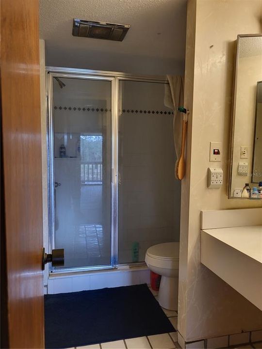 На продажу: $103,000 (1 спален, 1 ванн, 974 Квадратных фут)