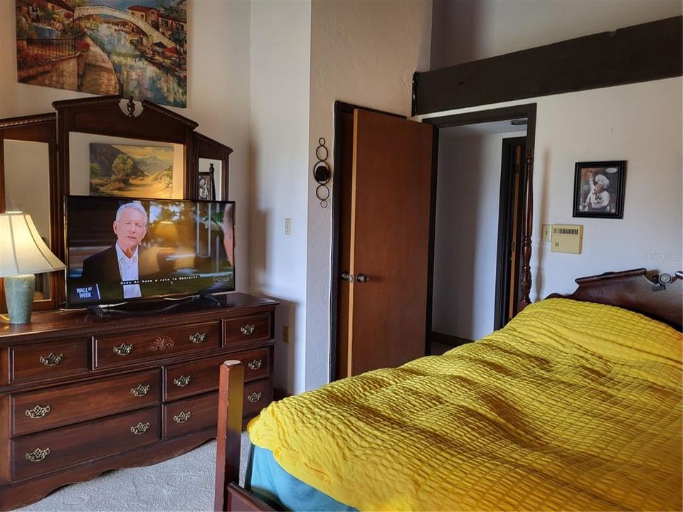 На продажу: $103,000 (1 спален, 1 ванн, 974 Квадратных фут)