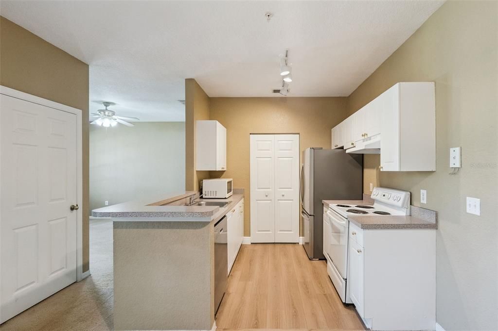 待售: $225,000 (3 贝兹, 2 浴室, 1194 平方英尺)