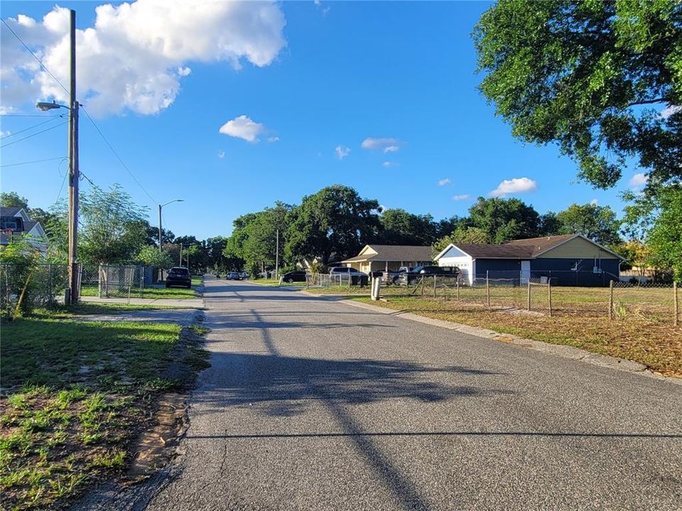 На продажу: $110,000 (0.16 acres)