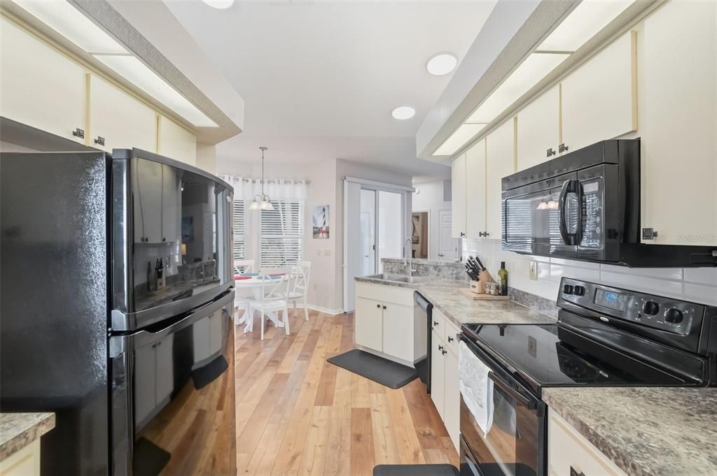 待售: $359,000 (3 贝兹, 2 浴室, 1622 平方英尺)