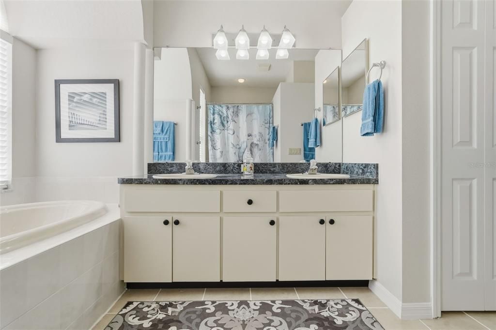 待售: $359,000 (3 贝兹, 2 浴室, 1622 平方英尺)