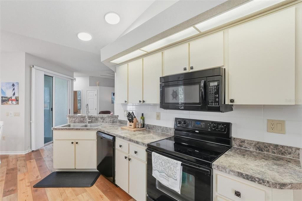 待售: $359,000 (3 贝兹, 2 浴室, 1622 平方英尺)