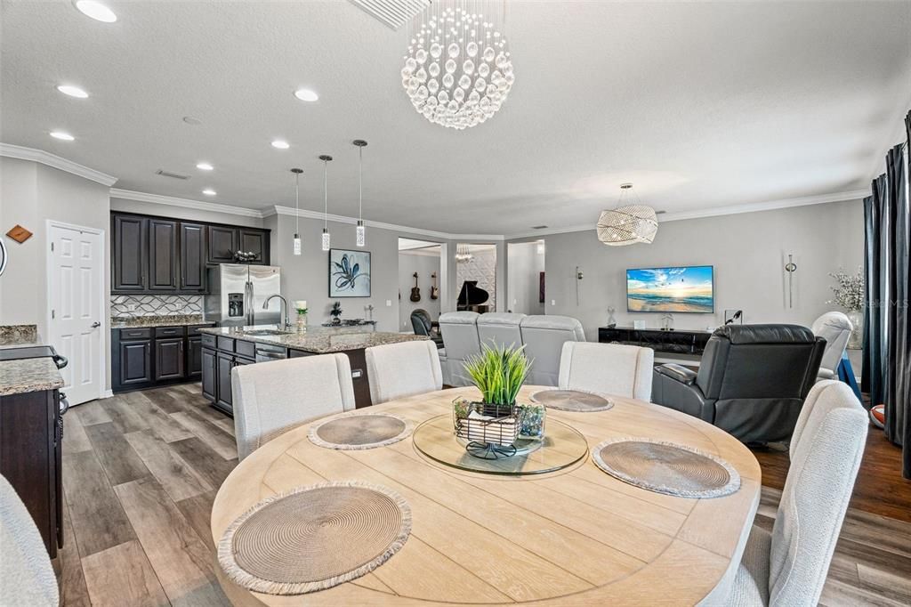 For Sale: $649,000 (3 beds, 2 baths, 2431 Square Feet)