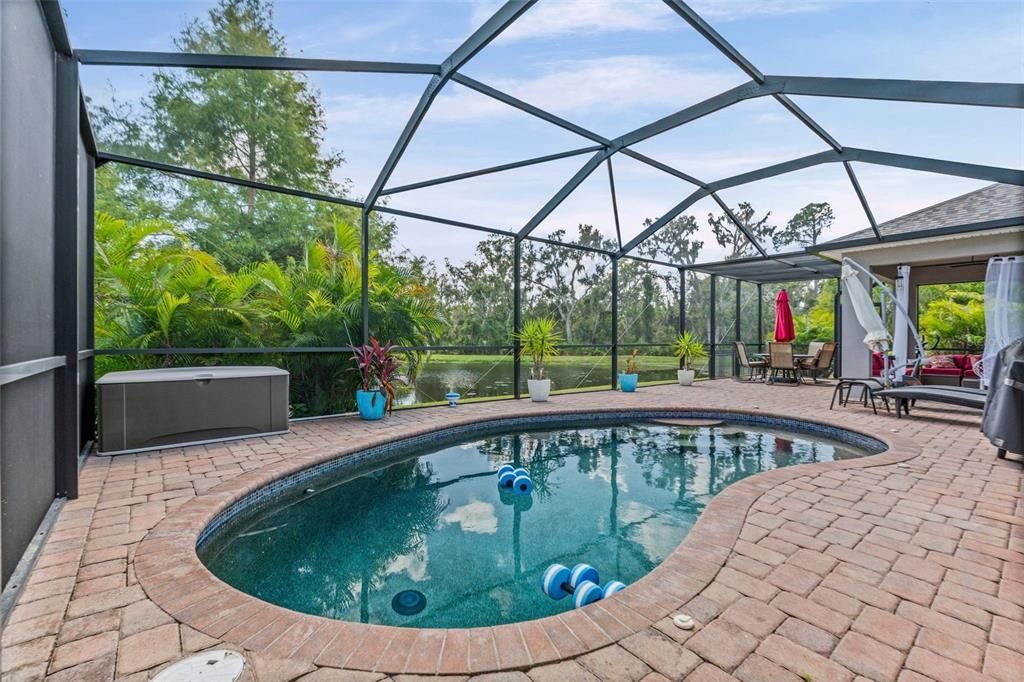 For Sale: $649,000 (3 beds, 2 baths, 2431 Square Feet)