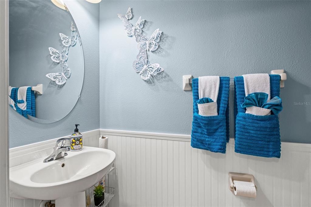 For Sale: $649,000 (3 beds, 2 baths, 2431 Square Feet)