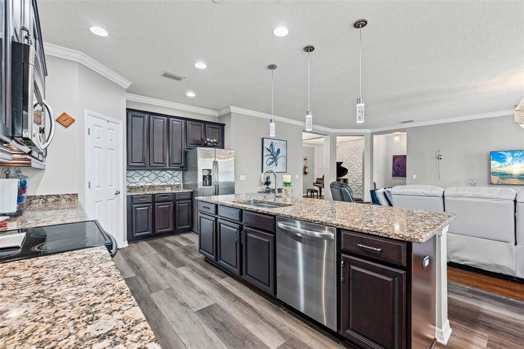 For Sale: $649,000 (3 beds, 2 baths, 2431 Square Feet)