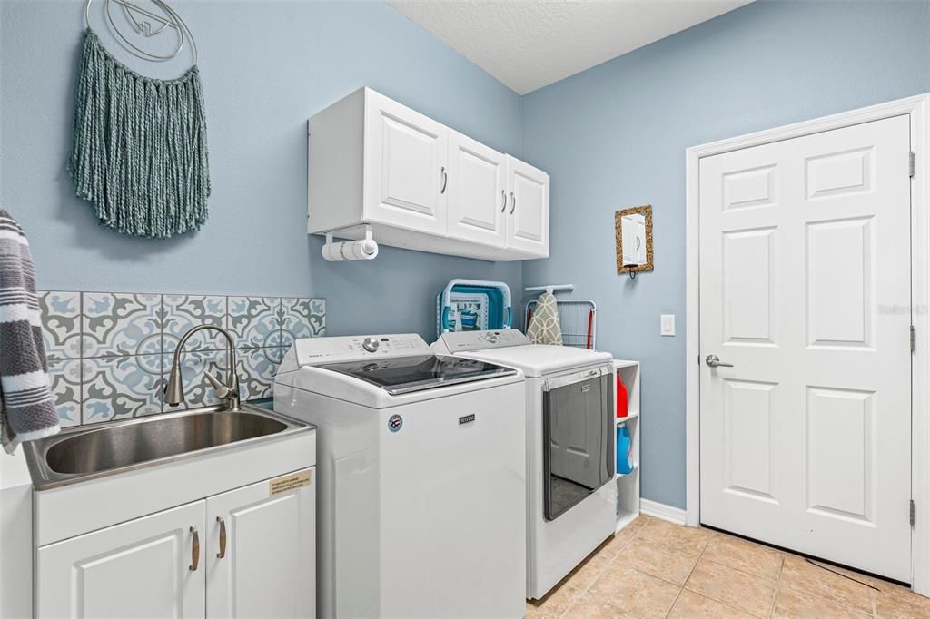 For Sale: $649,000 (3 beds, 2 baths, 2431 Square Feet)