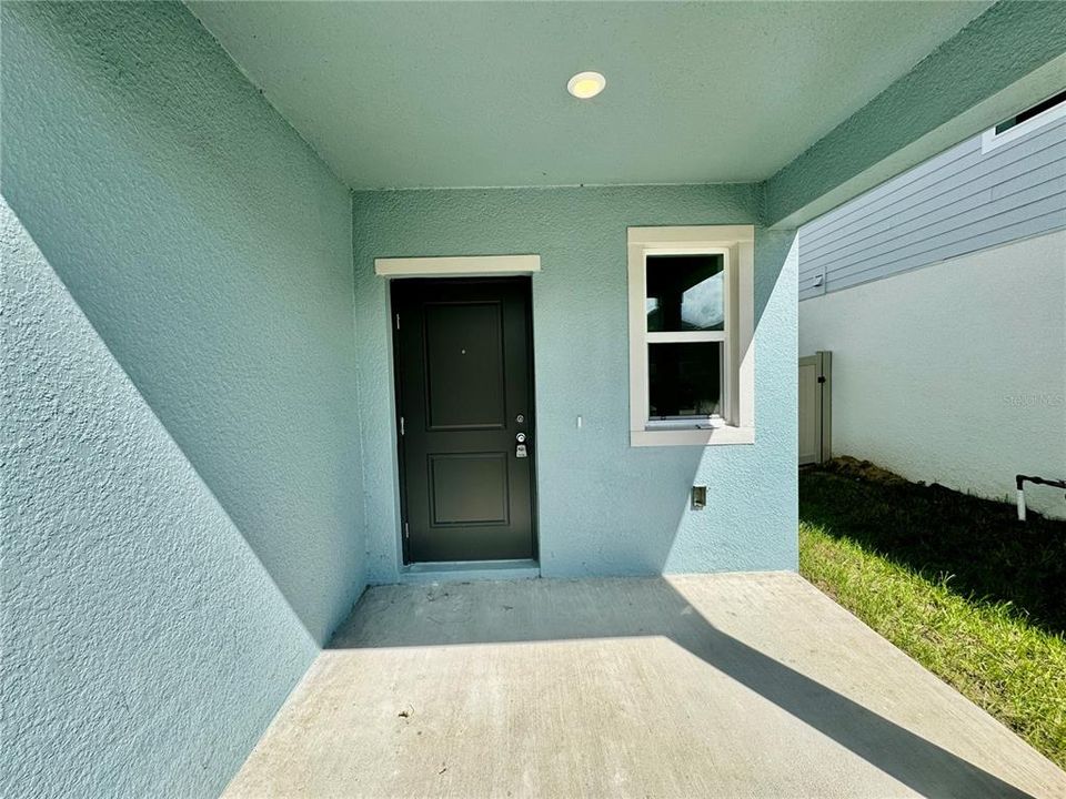 For Rent: $2,300 (6 beds, 3 baths, 2463 Square Feet)