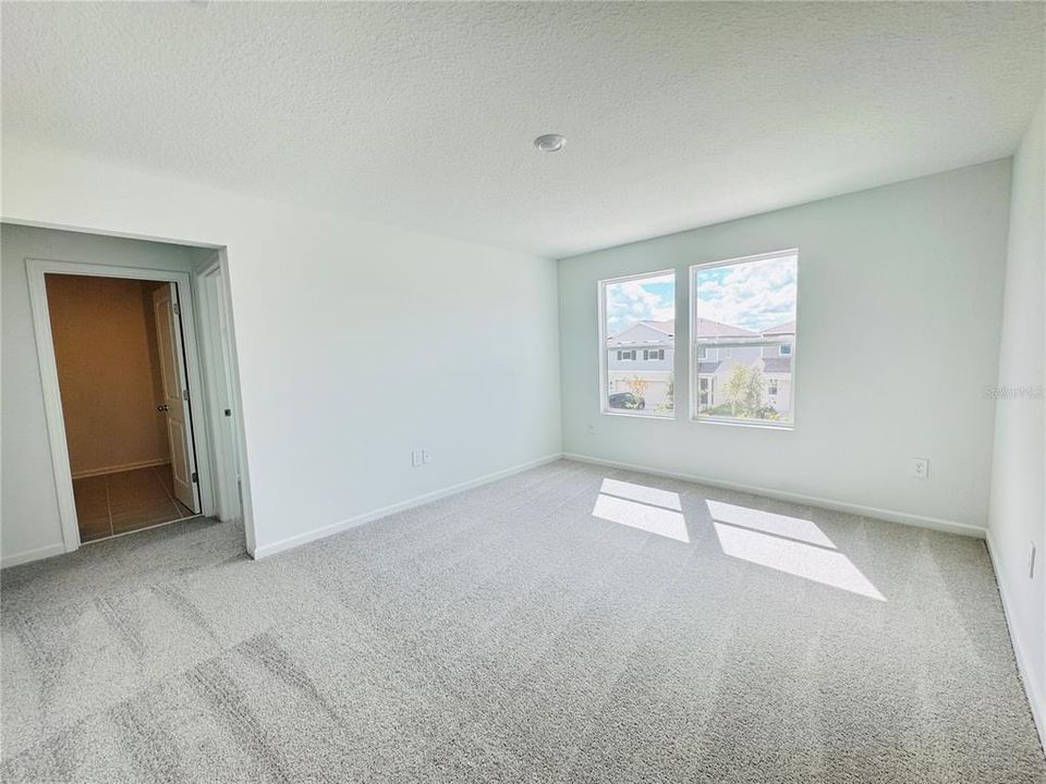 For Rent: $2,300 (6 beds, 3 baths, 2463 Square Feet)