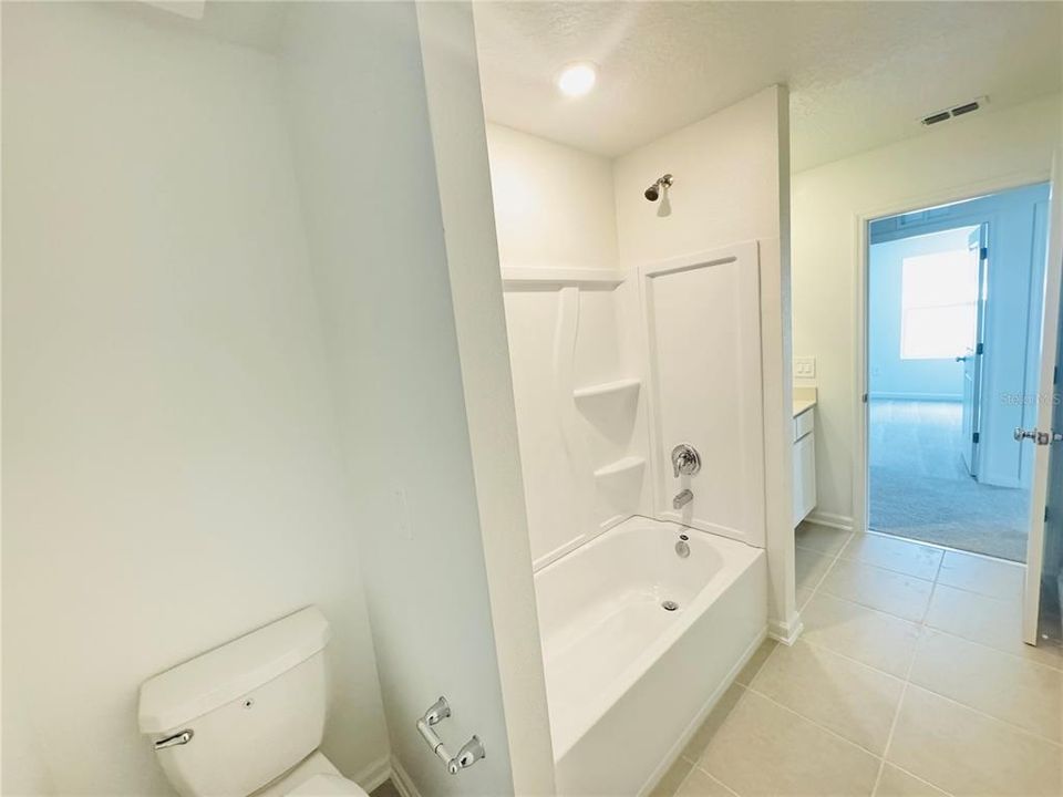 For Rent: $2,300 (6 beds, 3 baths, 2463 Square Feet)