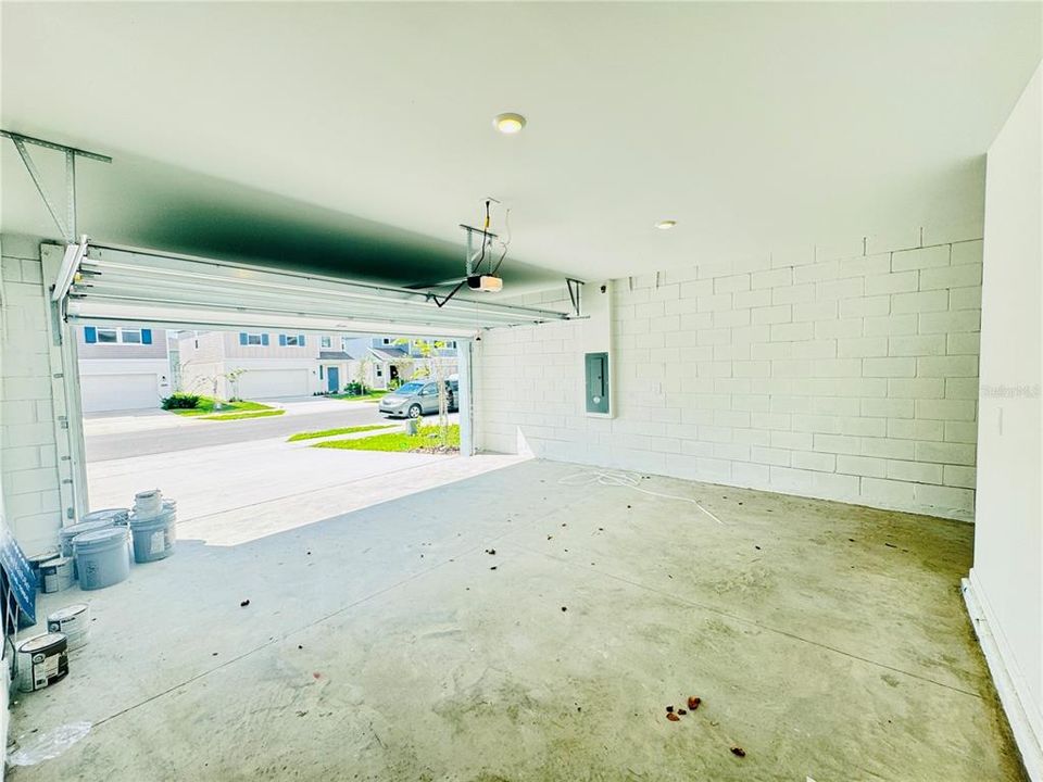 For Rent: $2,300 (6 beds, 3 baths, 2463 Square Feet)