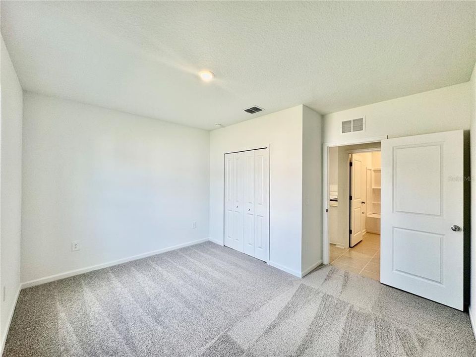 For Rent: $2,300 (6 beds, 3 baths, 2463 Square Feet)