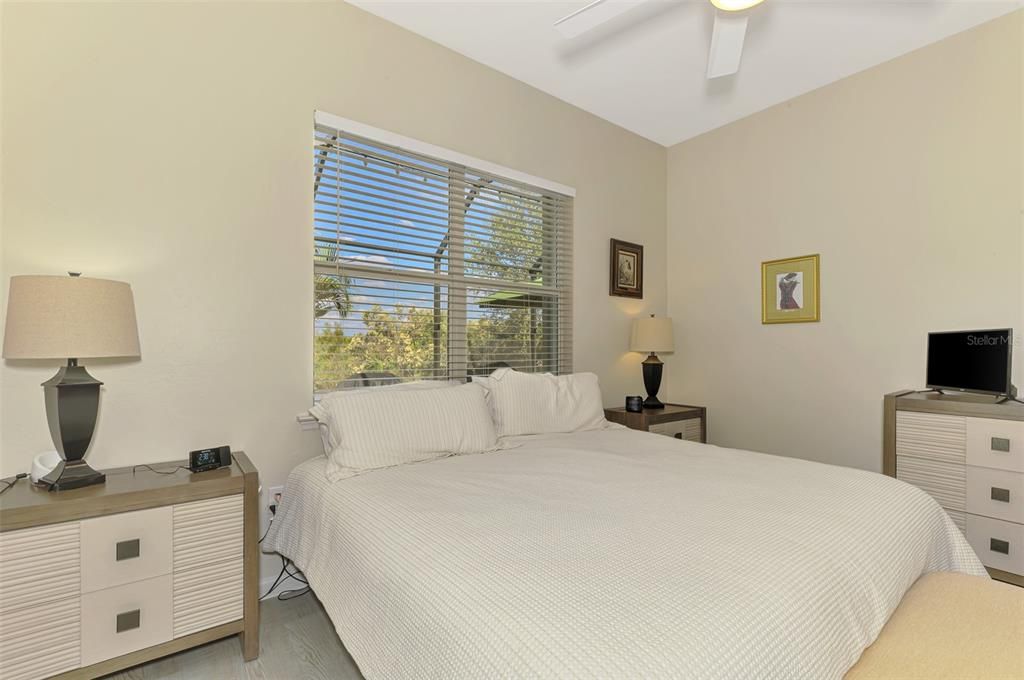 待售: $339,000 (2 贝兹, 2 浴室, 1557 平方英尺)