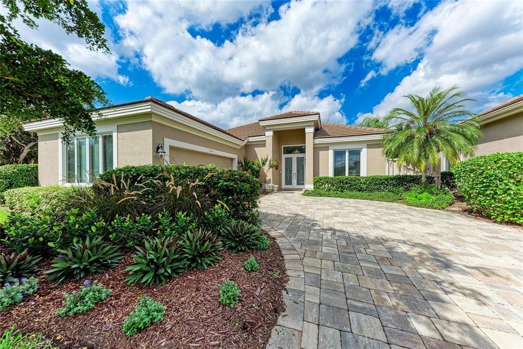 For Sale: $755,000 (3 beds, 3 baths, 1906 Square Feet)