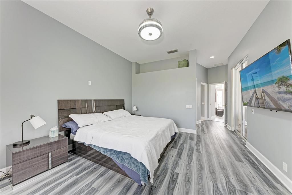 For Sale: $755,000 (3 beds, 3 baths, 1906 Square Feet)