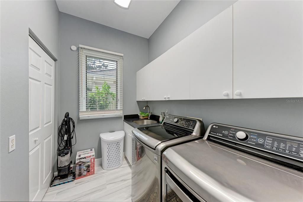 For Sale: $755,000 (3 beds, 3 baths, 1906 Square Feet)