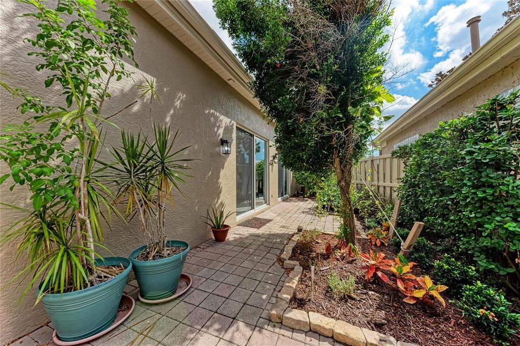 For Sale: $755,000 (3 beds, 3 baths, 1906 Square Feet)