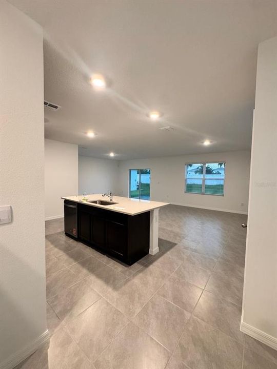 出租: $2,599 (4 贝兹, 2 浴室, 2260 平方英尺)