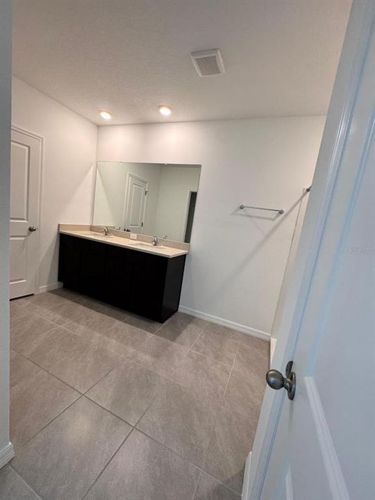 出租: $2,599 (4 贝兹, 2 浴室, 2260 平方英尺)