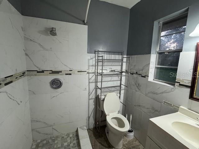 出租: $2,000 (4 贝兹, 3 浴室, 2768 平方英尺)