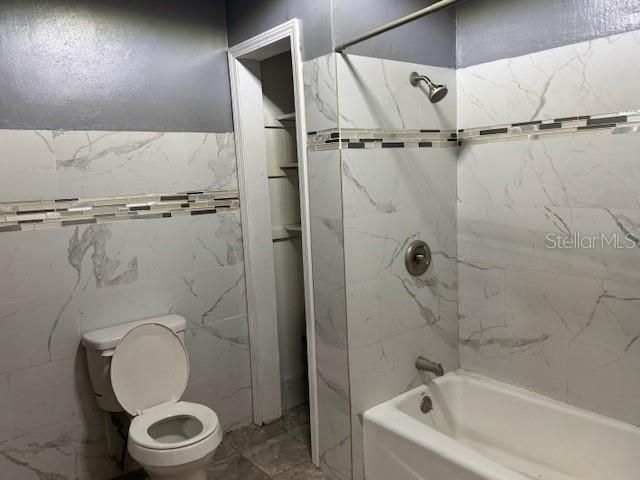 出租: $2,000 (4 贝兹, 3 浴室, 2768 平方英尺)