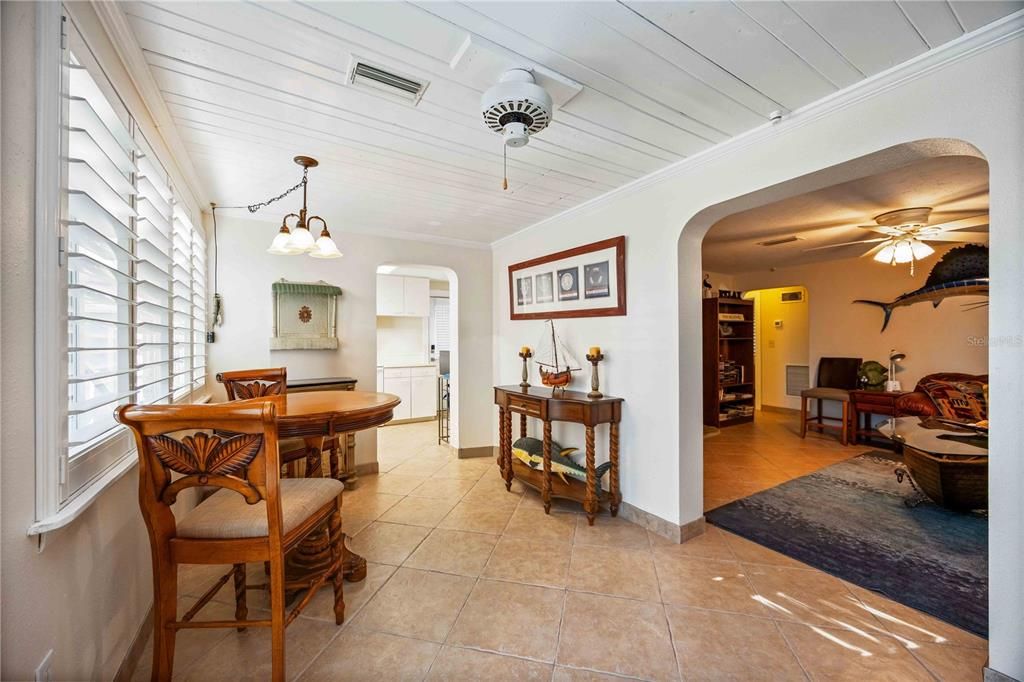 出租: $5,500 (3 贝兹, 3 浴室, 2169 平方英尺)