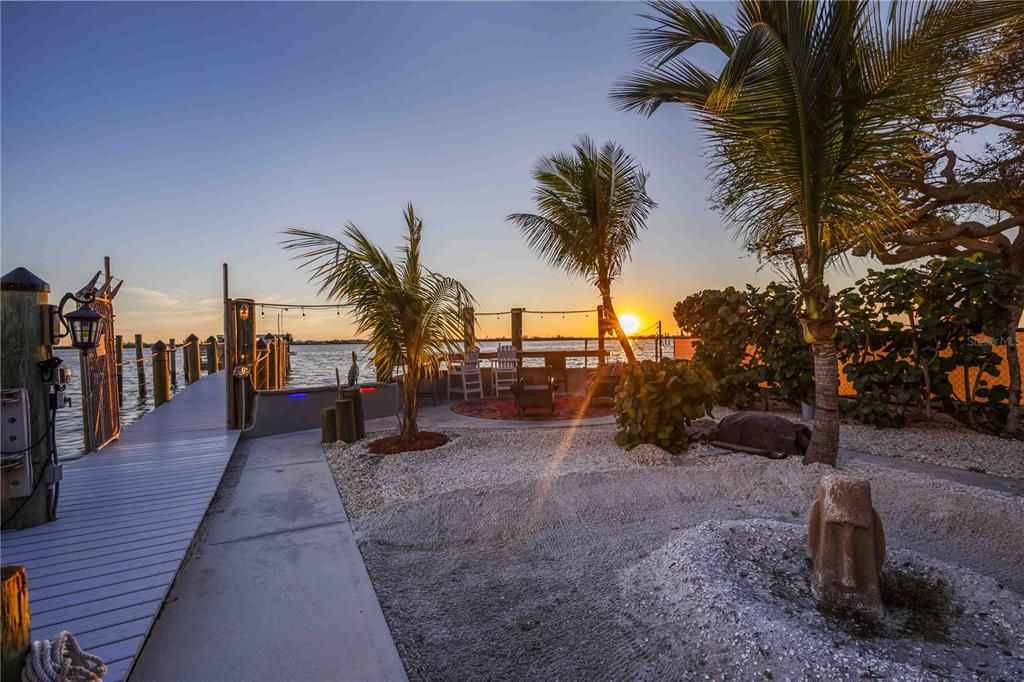 出租: $5,500 (3 贝兹, 3 浴室, 2169 平方英尺)