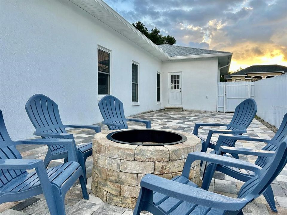 На продажу: $535,790 (4 спален, 2 ванн, 2240 Квадратных фут)