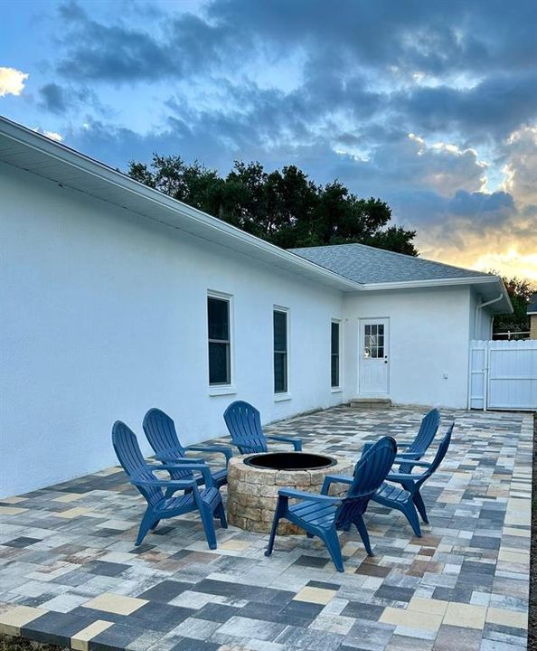 На продажу: $535,790 (4 спален, 2 ванн, 2240 Квадратных фут)