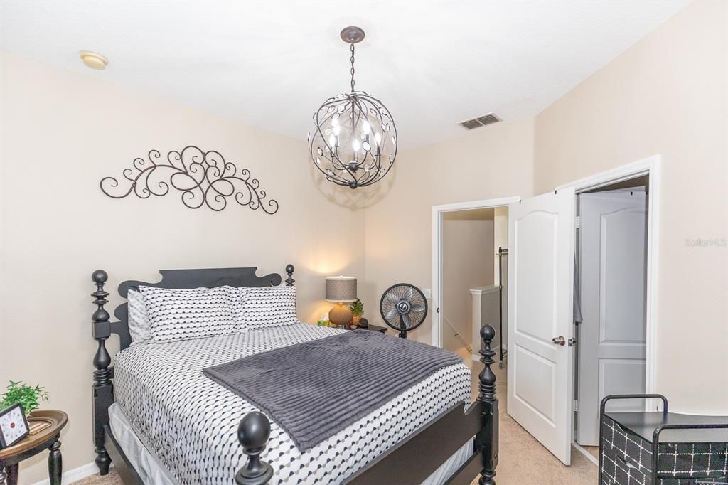 En Venta: $249,900 (2 camas, 2 baños, 987 Pies cuadrados)