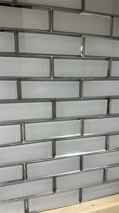 Под контрактом: $485,000 (4 спален, 2 ванн, 1939 Квадратных фут)