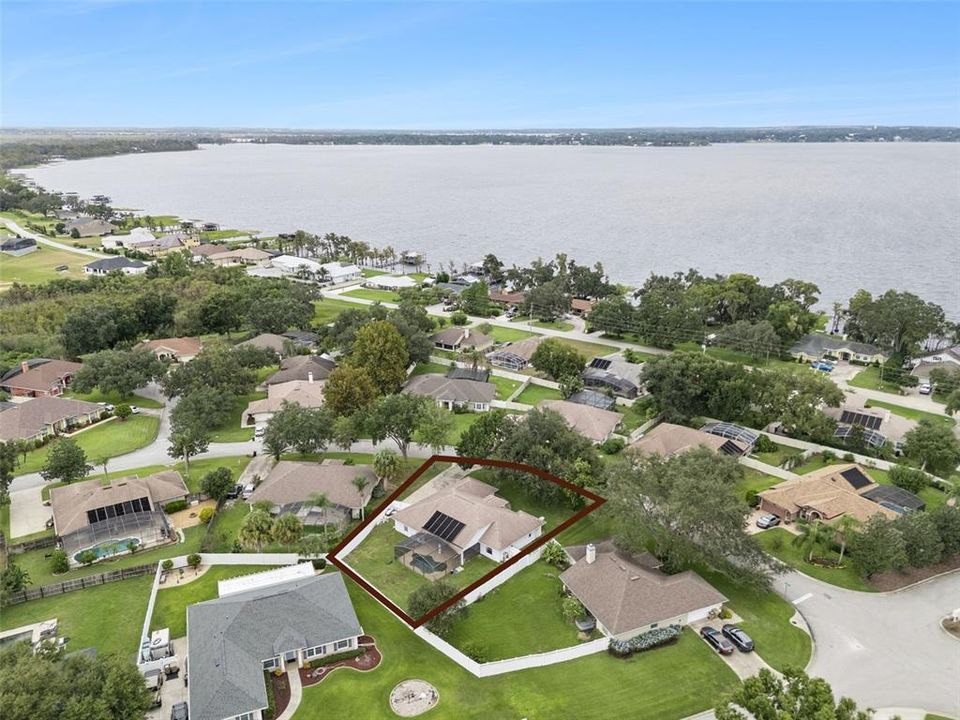 Под контрактом: $485,000 (4 спален, 2 ванн, 1939 Квадратных фут)