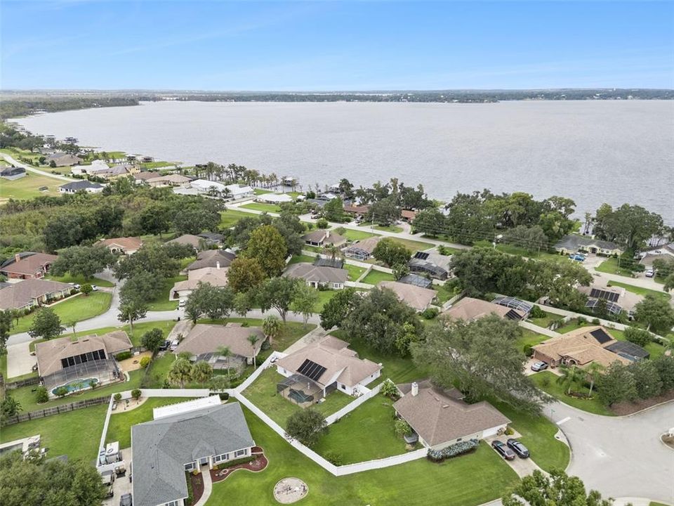 Под контрактом: $485,000 (4 спален, 2 ванн, 1939 Квадратных фут)