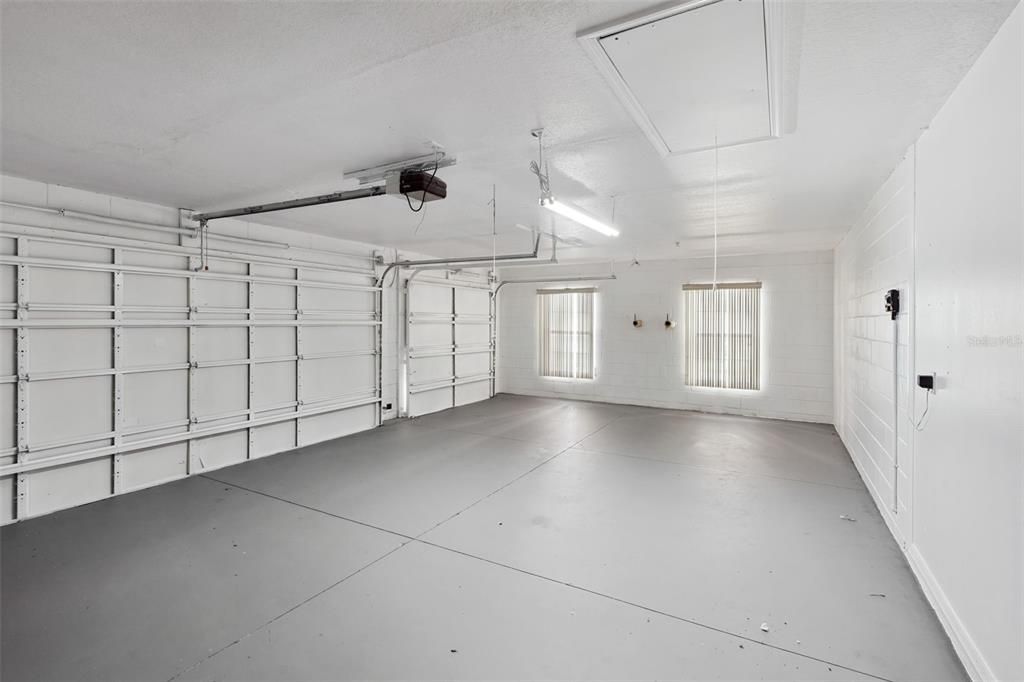 Под контрактом: $485,000 (4 спален, 2 ванн, 1939 Квадратных фут)