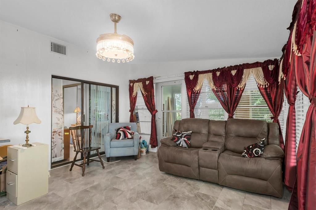 En Venta: $249,000 (2 camas, 2 baños, 1080 Pies cuadrados)