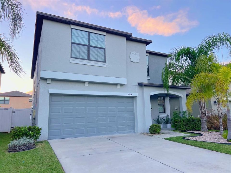 Recientemente alquilado: $2,700 (5 camas, 2 baños, 2254 Pies cuadrados)