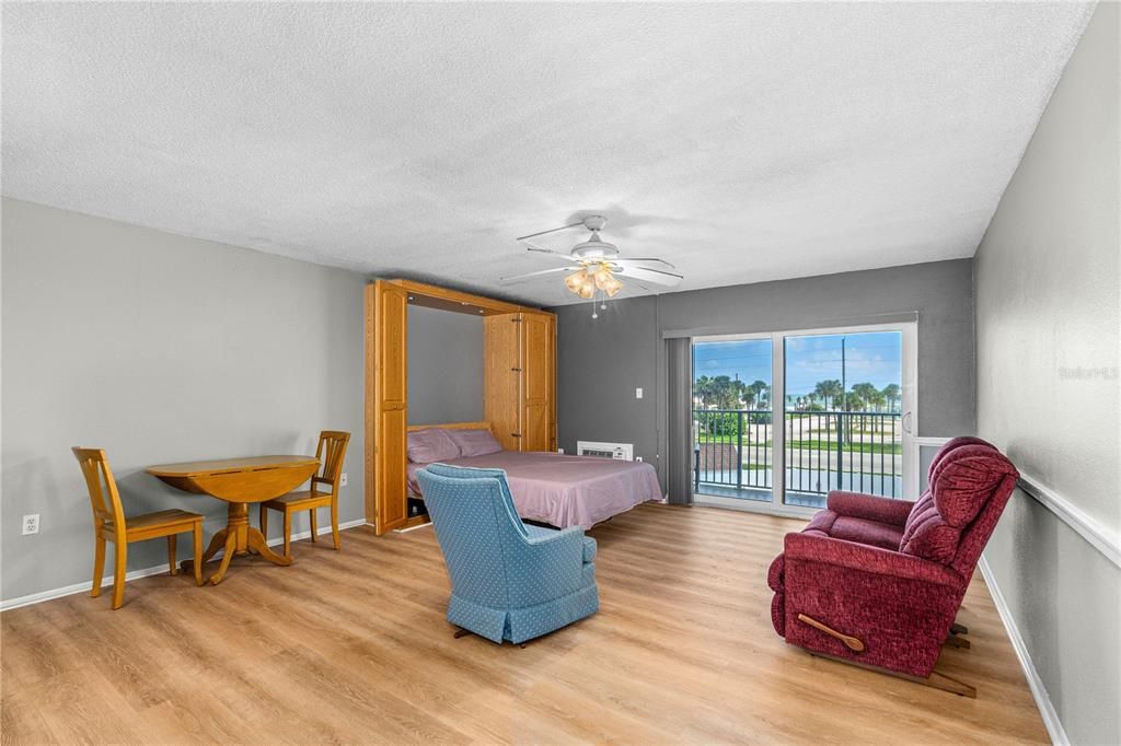 待售: $225,000 (1 贝兹, 1 浴室, 459 平方英尺)